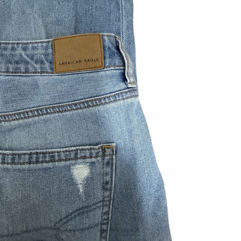 American Eagle Womens Mom High Rise Distressed Jean Size 14 / 32W Light Wash NEW - Picture 7 of 11